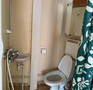 Wooden house studio 1 km from river Turku