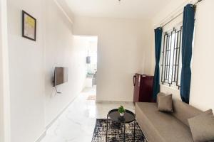 1BHK 2km From Hosa Road Metro with lift 203