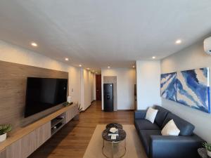 Moderna suite con balcón a pasos de la playa