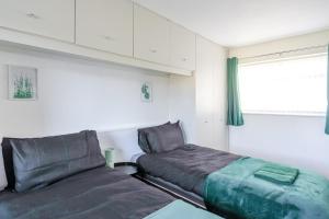 Long Stays Spacious Home in SK14, sleeps 5