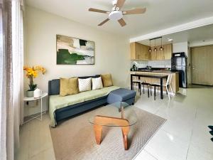 Shore Residences 2 Bedroom Near NAIA Airport and MOA - 4-Sterne-Hotels in Manila