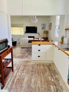 Sandon Point Coastal Cottage