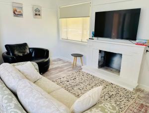 Sandon Point Coastal Cottage