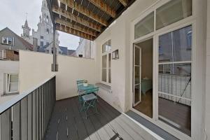 Grand Place Escape spacious 2BR with Charm