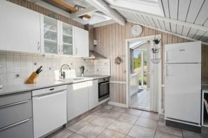 Cozy Summer House In Føns With Sea View