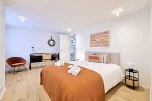 Luxury Penthouse with Panoramic Views Downtown 3BR