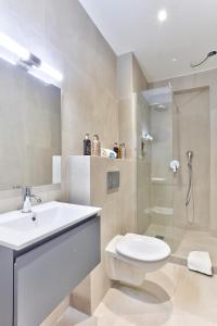 UrbanFlat 124 - Spacious Home in the Heart of Paris