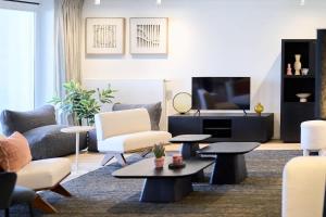 Luxury Penthouse with Panoramic Views Downtown 3BR