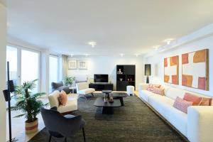 Luxury Penthouse with Panoramic Views Downtown 3BR