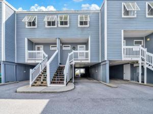 Charline at Shoreline Villas