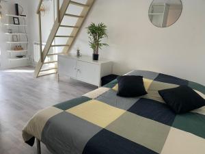 House with garden and parking near Disney