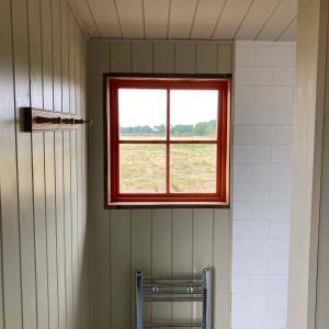 Secluded off grid Shepherds Hut