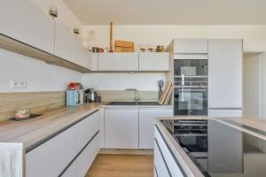 Stunning 2BR Flat with Terrace and private parking