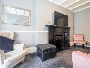 Pass the Keys Cosy in Fabulous West End