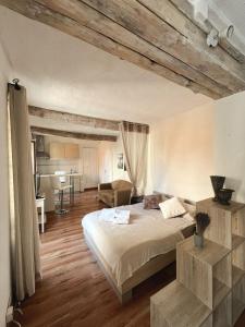 Petit Palmier Promenade Studio