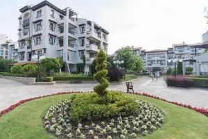 Oasis Resort & Spa Cozy Apartments - 洛泽内茨