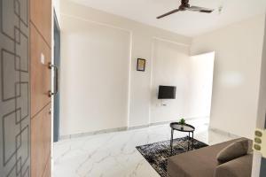 1BHK 2km From Hosa Road Metro with lift 401