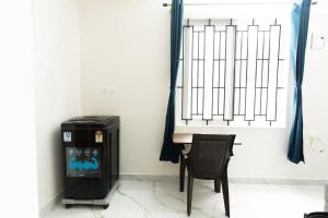 1BHK 2km From Hosa Road Metro with lift 402