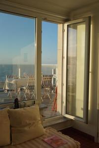 Zonnig Penthouse met Panoramisch Zeezicht