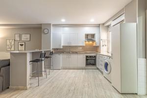 GMC Turistics - The Atarazanas Market House