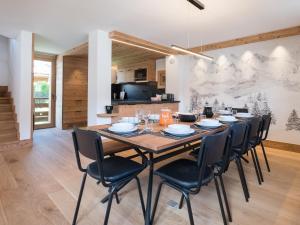 Chalet rénové 5 chambres avec garage à Méribel - FR-1-565-99