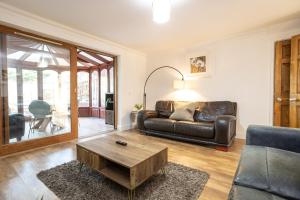 Southernwood House Long Stays Free Parking WiFi