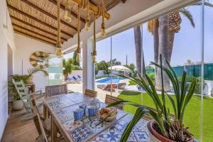 Villa Domus Vini by Villa Plus