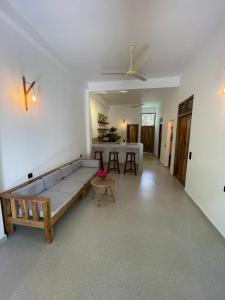 Hibiscus house
