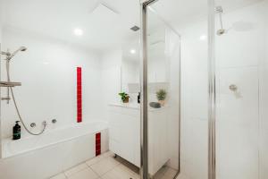 2 Bedroom Apartment Ultimo With Balcony - NetFlix