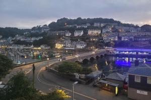 Looe Cottage - Seaside views log fire sleeps 4