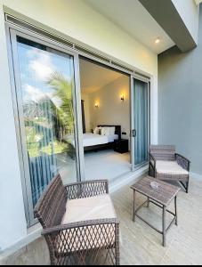 Trendy Terrace Luxury Apartment