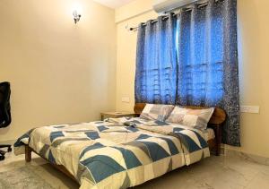 Evara Grand Vista - Fully Equipped 3BHK near AMB