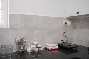 Manish Suites & Service Apartments