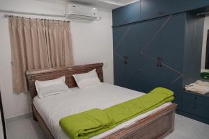 Manish Suites & Service Apartments