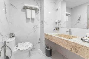 Elong WG international hotel艺龙万国酒店