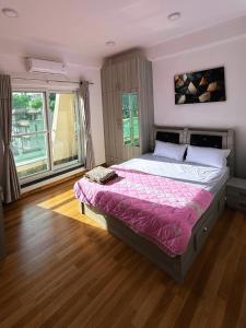 The Crazys Apartment