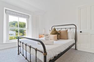 Coastal Home in Mumbles with Garden & WiFi