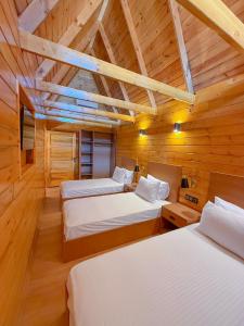 Navy Inn & Bungalows