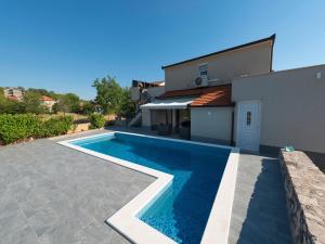 Villa in Ugljane with private pool