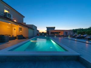 Villa in Ugljane with private pool