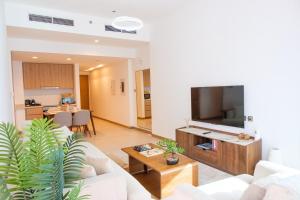 2-Bed Apartment with Infinity Pool