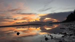 Nowhere Siqujor Hostel