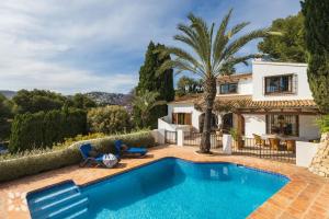 Villa Sandro by Abahana Villas