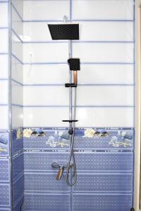 White Majorelle Horizon