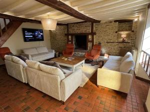 Chouette et Hibou 30 pers 2 gîtes jacuzzi, billard