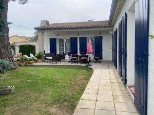 VILLA MIREILLE CALME ARBOREE PISCINE SANS VIS A VIS SECURISEE