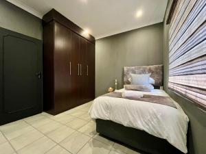 OR Tambo Guest Retreat Unit 2