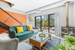 Manhattan Wharfside 301