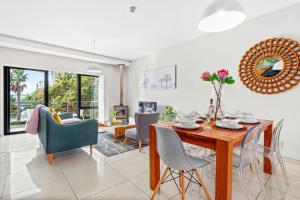 Manhattan Wharfside 301