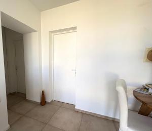 Petite chambre simple et propre Orly dans appartement